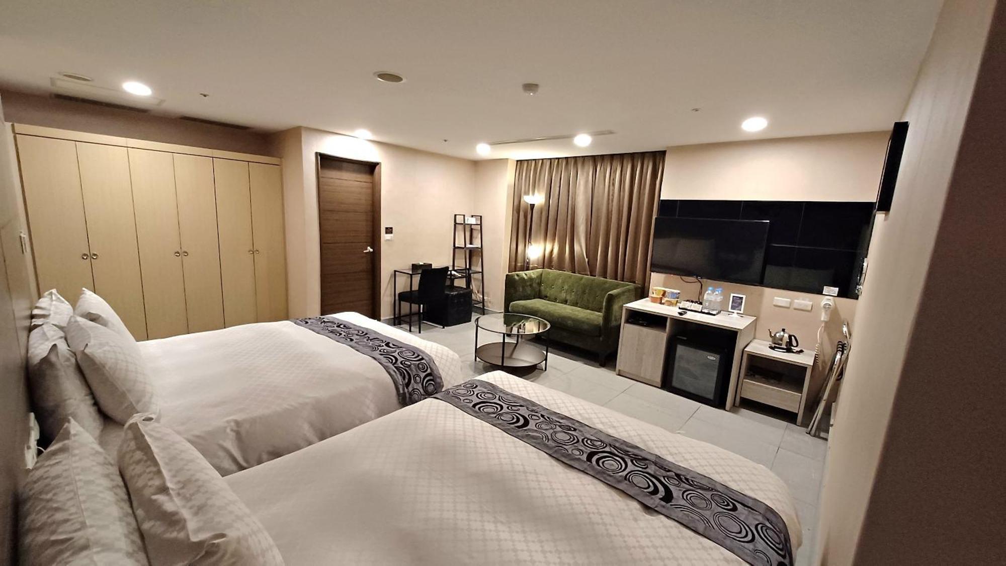 Sa-Yo Hotel - Pier 2 Гаосюн Екстер'єр фото
